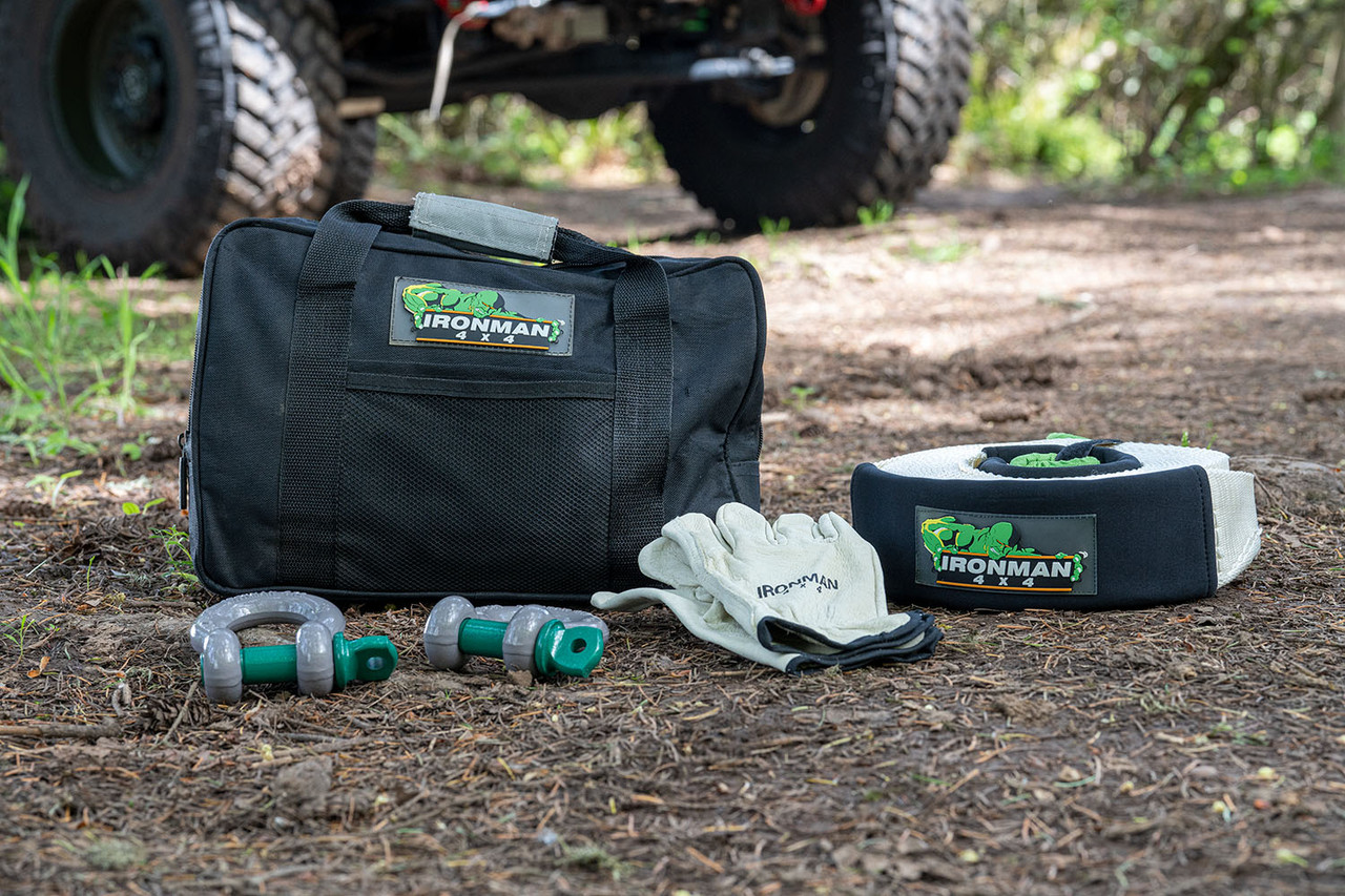 ESSENTIAL OFF-ROAD RECOVERY KIT