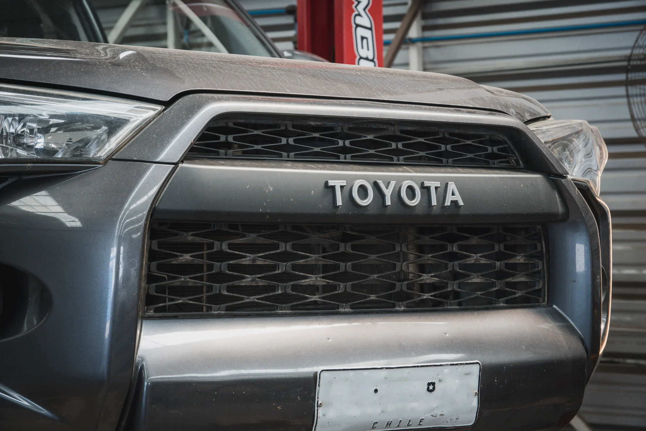 Máscara Tipo TRD para Toyota 4Runner 5ta Generación - Imagen 3