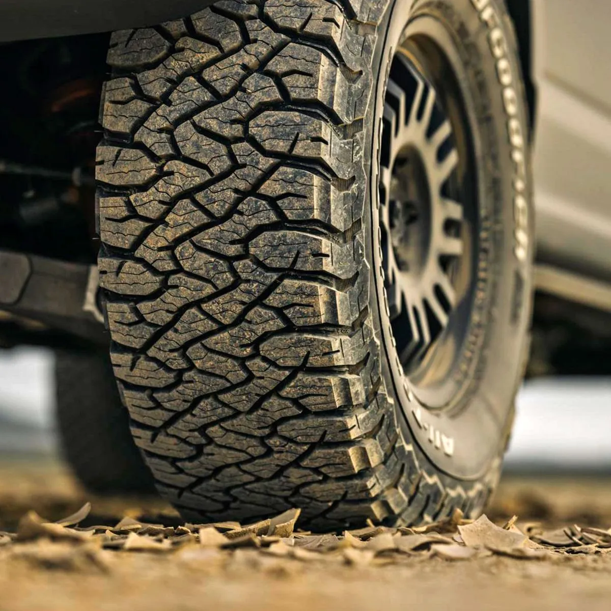 NEUMATICOS BF GOODRICH 275/70R17 LT 124/121S TL ALL-TERRAIN T/A KO3 LRE RWL GO - Imagen 2
