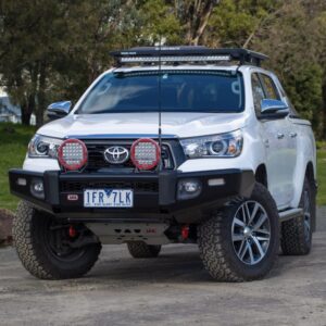 PARACHOQUE DELANTERO ARB SUMMIT SAHARA (HILUX 2016+)